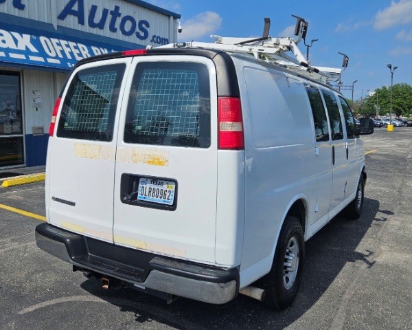 Chevrolet Express Cargo Van Vehicle Full-screen Gallery Image 04