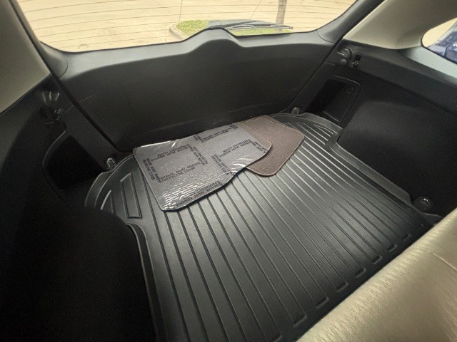 Subaru Outback Vehicle Full-screen Gallery Image 05
