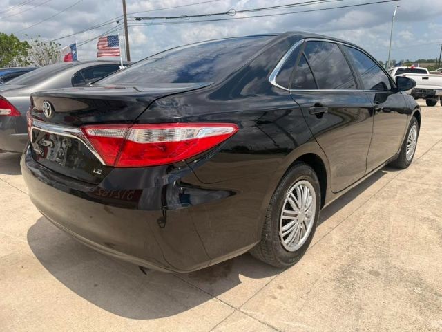 Toyota Camry Vehicle Full-screen Gallery Image 02