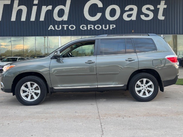 Toyota Highlander Vehicle Full-screen Gallery Image 02