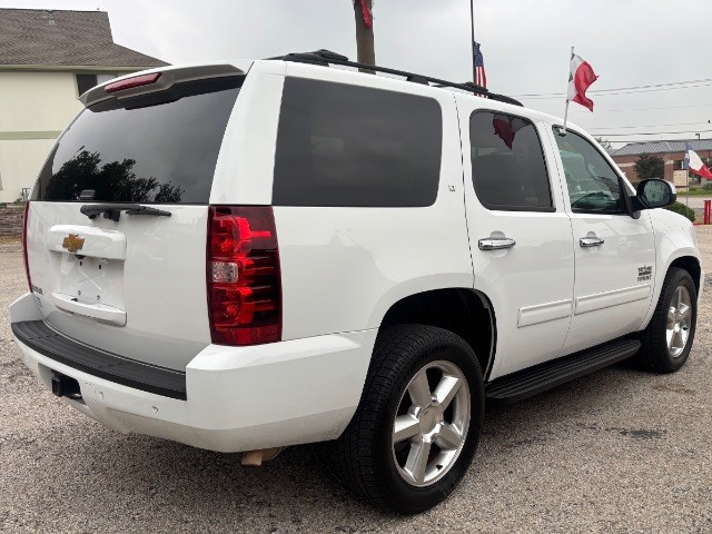 Chevrolet Tahoe Vehicle Full-screen Gallery Image 02