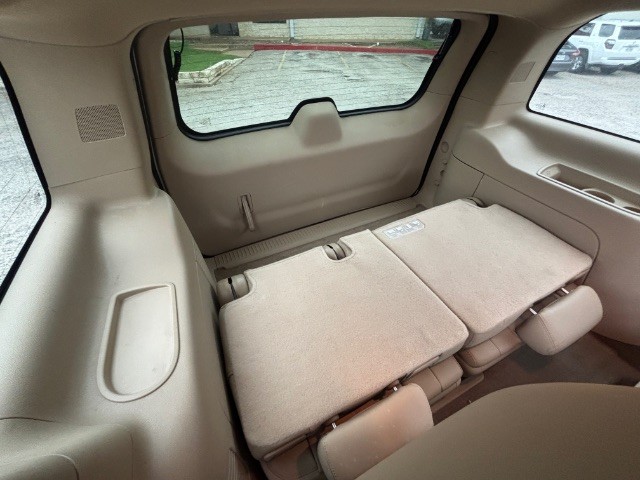 Chevrolet Tahoe Vehicle Full-screen Gallery Image 03