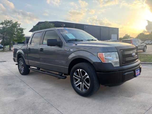 Ford F-150 Vehicle Full-screen Gallery Image 05