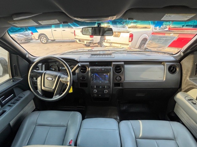 Ford F-150 Vehicle Full-screen Gallery Image 06