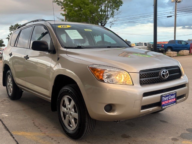 Toyota RAV4 Vehicle Full-screen Gallery Image 02