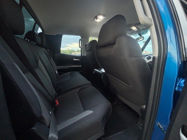 Toyota Tundra 2WD Vehicle Full-screen Gallery Image 06