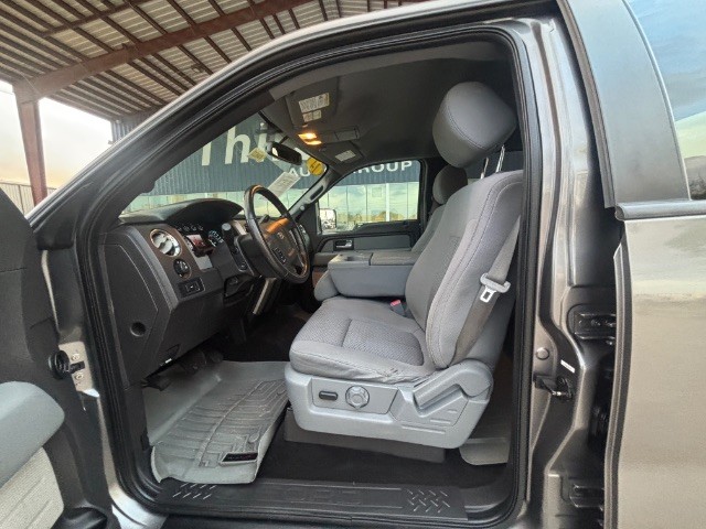Ford F-150 Vehicle Full-screen Gallery Image 06