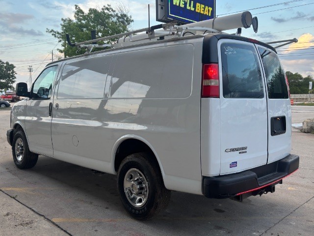 Chevrolet Express Cargo Van Vehicle Full-screen Gallery Image 04