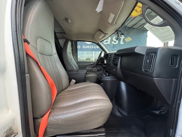 Chevrolet Express Cargo Van Vehicle Full-screen Gallery Image 07