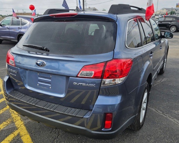 Subaru Outback Vehicle Full-screen Gallery Image 04