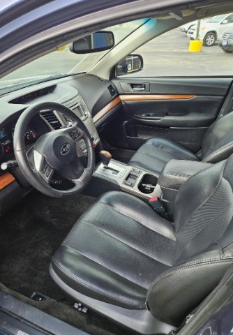 Subaru Outback Vehicle Full-screen Gallery Image 06