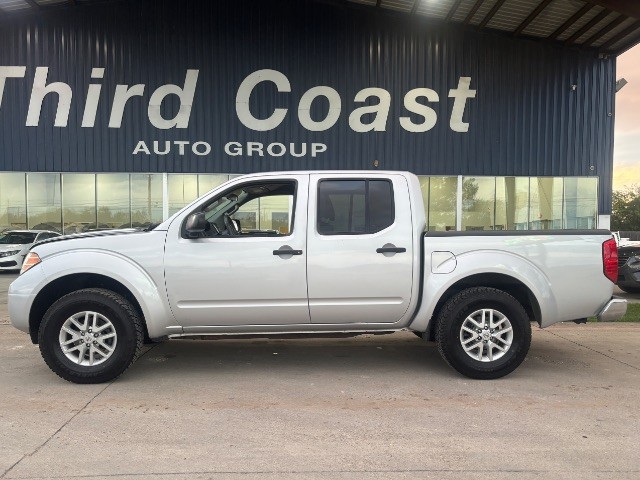 Nissan Frontier Vehicle Full-screen Gallery Image 02