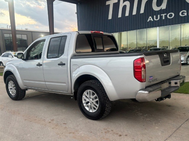 Nissan Frontier Vehicle Full-screen Gallery Image 04