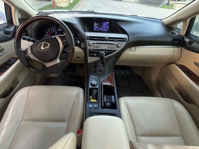 Lexus RX 350 Vehicle Full-screen Gallery Image 04