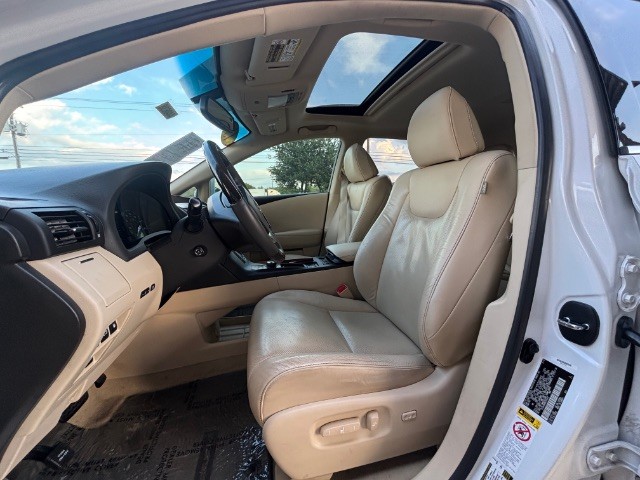 Lexus RX 350 Vehicle Full-screen Gallery Image 05
