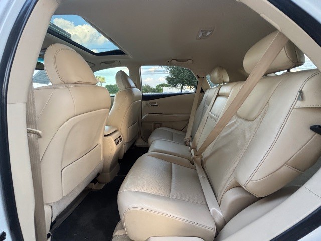 Lexus RX 350 Vehicle Full-screen Gallery Image 06