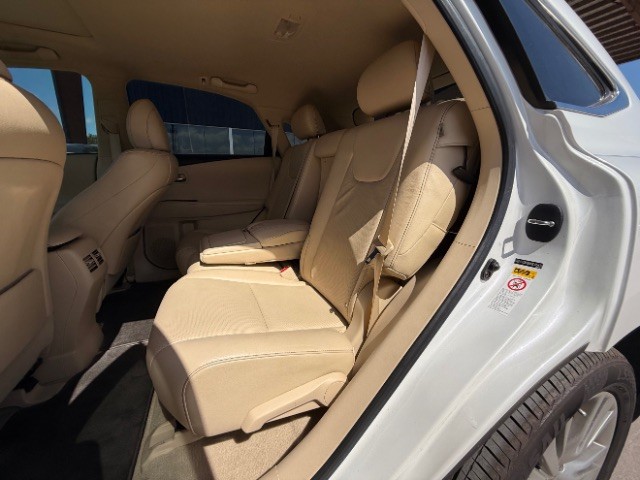 Lexus RX 350 Vehicle Full-screen Gallery Image 09