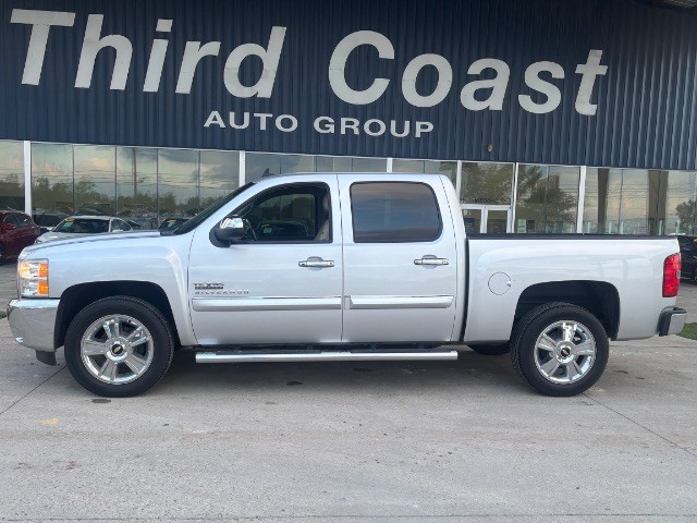 Chevrolet Silverado 1500 Vehicle Full-screen Gallery Image 02