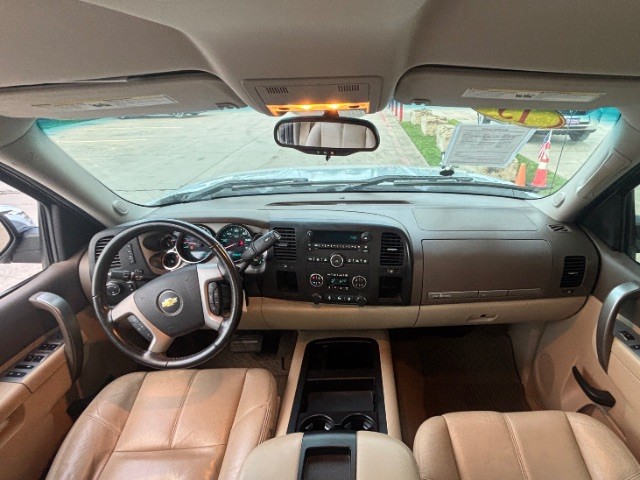 Chevrolet Silverado 1500 Vehicle Full-screen Gallery Image 05