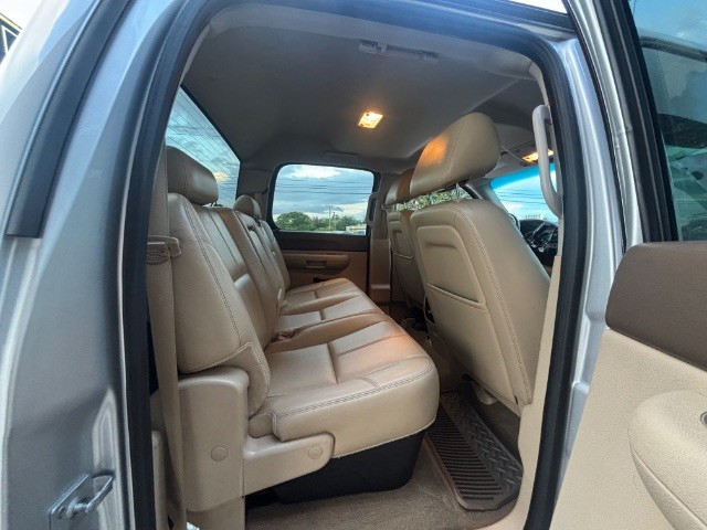 Chevrolet Silverado 1500 Vehicle Full-screen Gallery Image 08