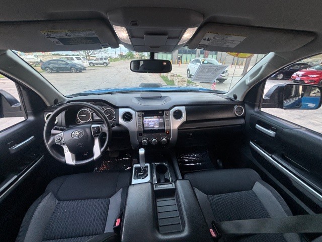 Toyota Tundra 2WD Vehicle Full-screen Gallery Image 08