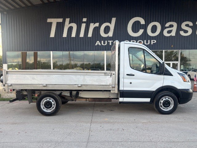 Ford Transit Chassis Vehicle Full-screen Gallery Image 04