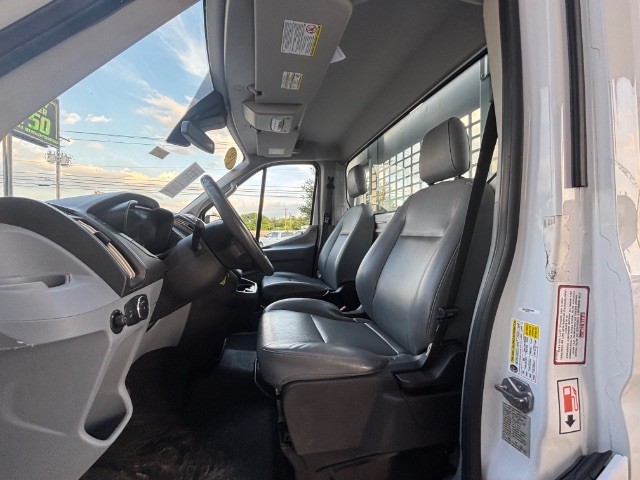 Ford Transit Chassis Vehicle Full-screen Gallery Image 05
