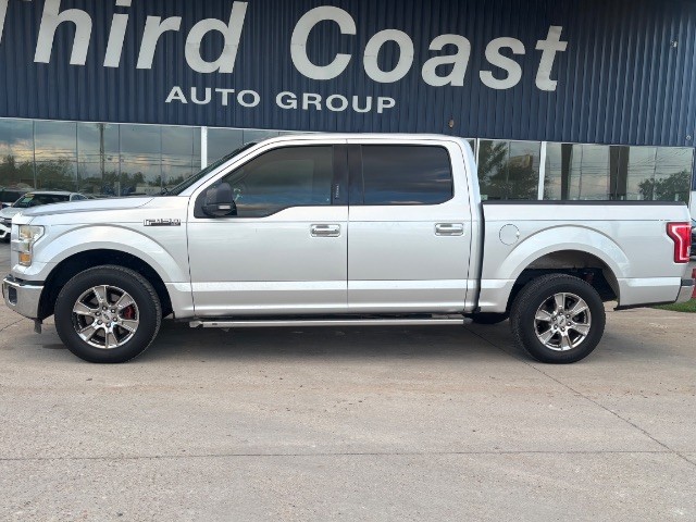 Ford F-150 Vehicle Full-screen Gallery Image 02
