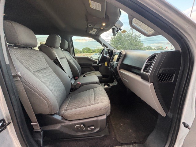 Ford F-150 Vehicle Full-screen Gallery Image 06
