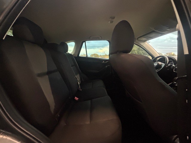 Mazda CX-5 Vehicle Full-screen Gallery Image 06