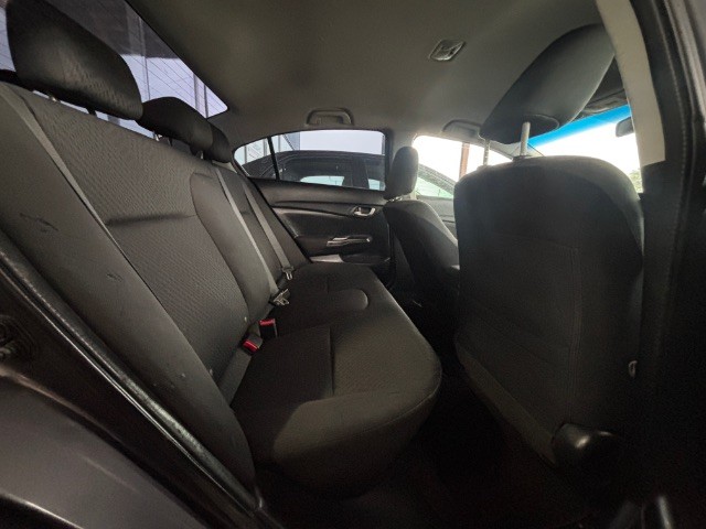 Honda Civic Sedan Vehicle Full-screen Gallery Image 04