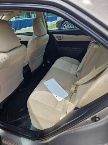 Toyota Corolla Vehicle Full-screen Gallery Image 06