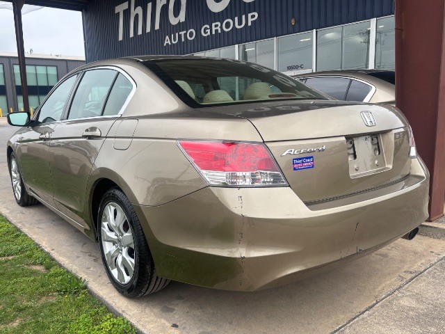 Honda Accord Sedan Vehicle Full-screen Gallery Image 02