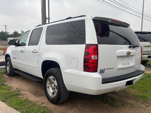 GMC Yukon XL Vehicle Full-screen Gallery Image 07