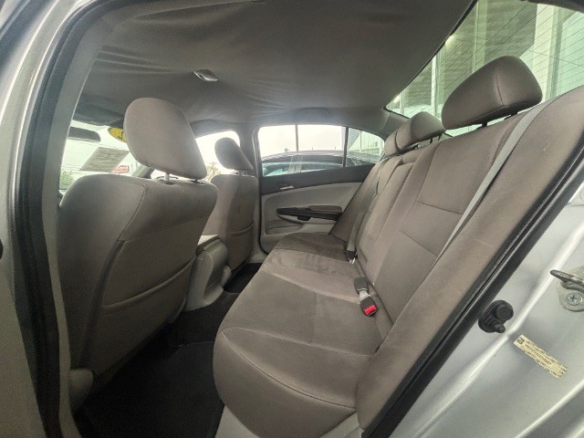 Honda Accord Sedan Vehicle Full-screen Gallery Image 04