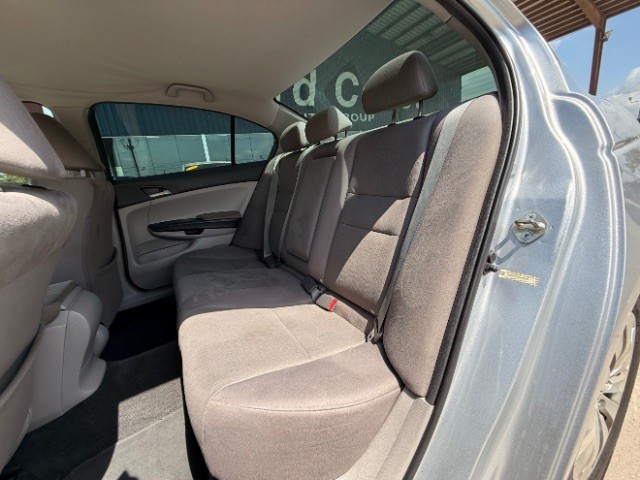 Honda Accord Sedan Vehicle Full-screen Gallery Image 08