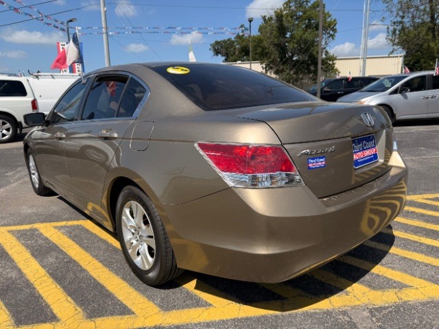 Honda Accord Vehicle Full-screen Gallery Image 04