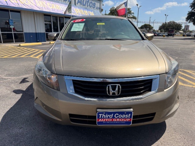 Honda Accord Vehicle Full-screen Gallery Image 06