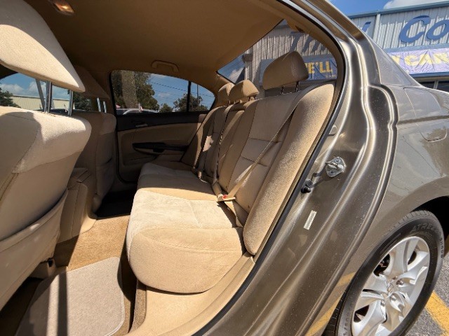 Honda Accord Vehicle Full-screen Gallery Image 08