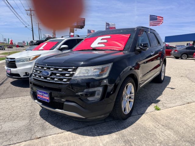 Ford Explorer Vehicle Full-screen Gallery Image 03