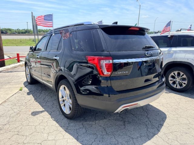 Ford Explorer Vehicle Full-screen Gallery Image 04