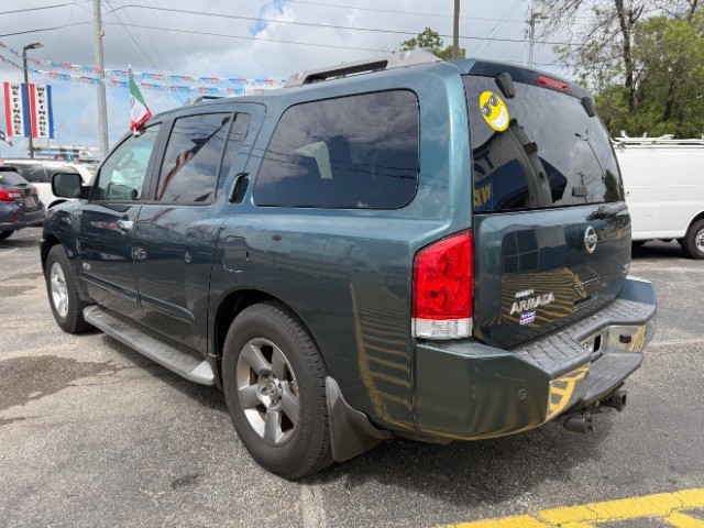 Nissan Armada Vehicle Full-screen Gallery Image 04
