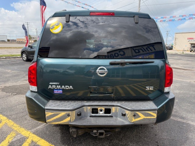 Nissan Armada Vehicle Full-screen Gallery Image 05