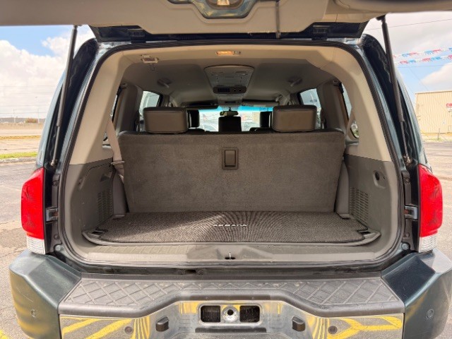 Nissan Armada Vehicle Full-screen Gallery Image 06
