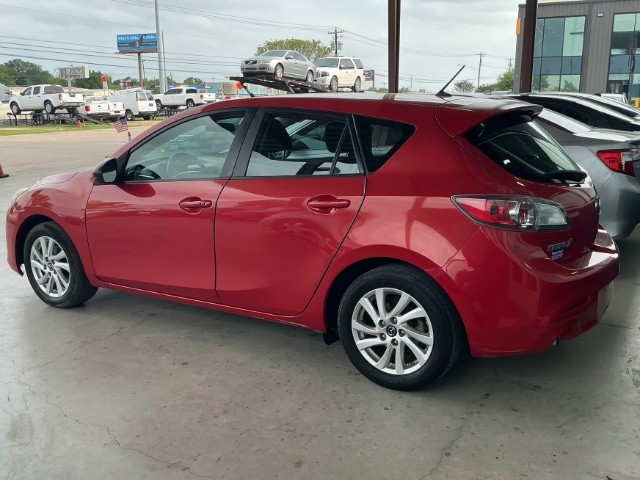 Mazda Mazda3 Hatchback Vehicle Full-screen Gallery Image 02