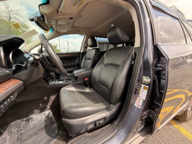Subaru Outback Vehicle Full-screen Gallery Image 08