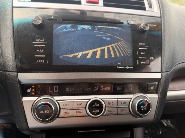 Subaru Outback Vehicle Full-screen Gallery Image 11