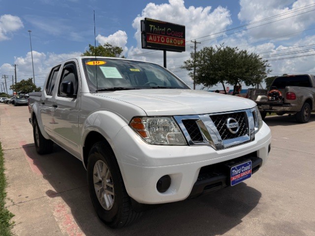 Nissan Frontier Vehicle Full-screen Gallery Image 02