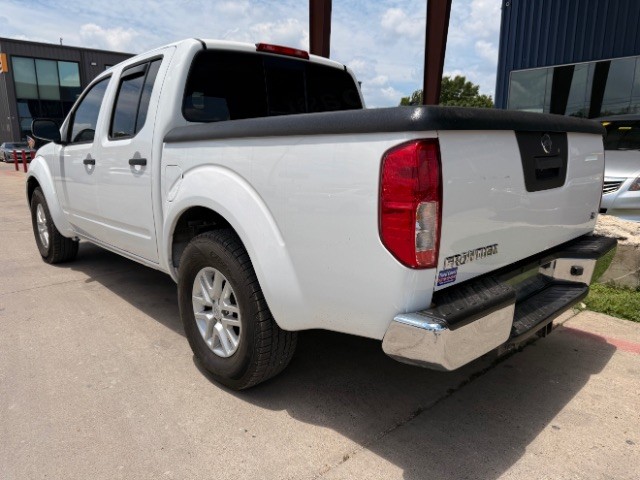 Nissan Frontier Vehicle Full-screen Gallery Image 03