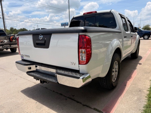 Nissan Frontier Vehicle Full-screen Gallery Image 04